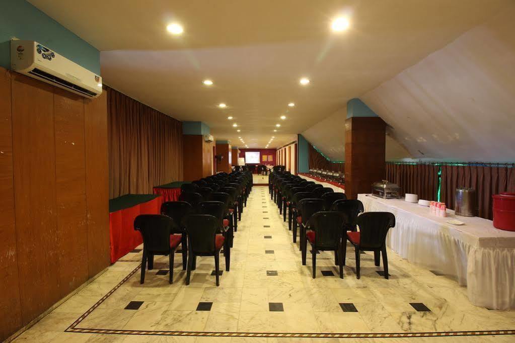 Clarks Inn- Grand Gorakhpur Bagian luar foto
